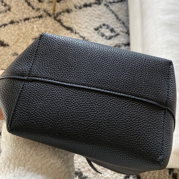 The Row inspired tote similar to the Park N/S tote in Medium. - Picture 8 of 13